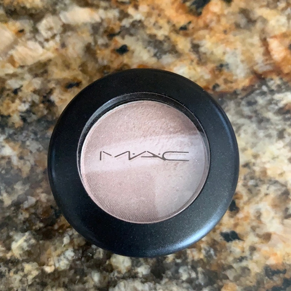 Mac eyeshadow